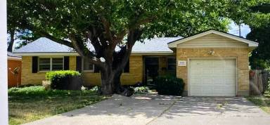 Main picture of 3404 Meadow Dr