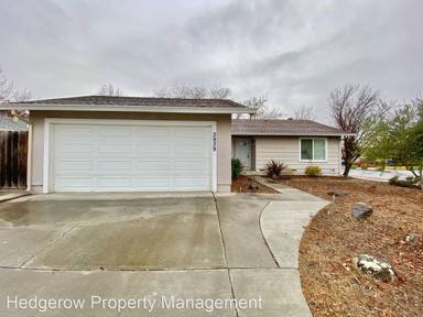 Main picture of 3939 Klamath Way