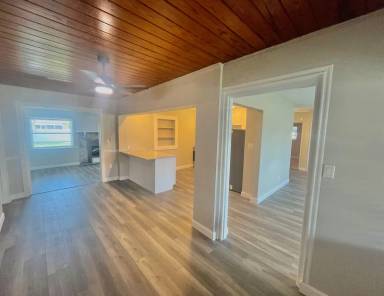 Main picture of 46 Narcissus Dr