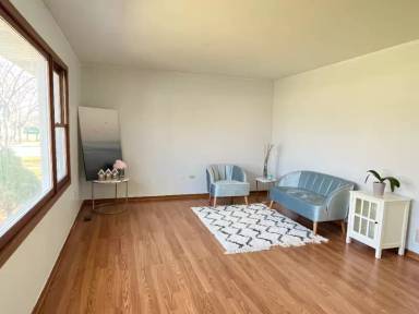 Main picture of 1689 Apple Valley Rd