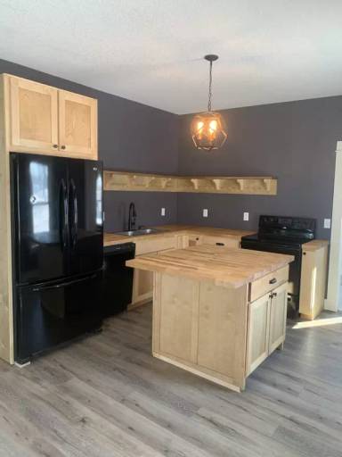 Main picture of 603 E 1st St