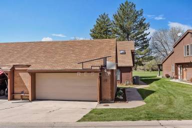 Main picture of 26 White Barn Dr