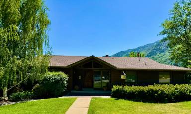 Main picture of 6115 W Canyon Dr
