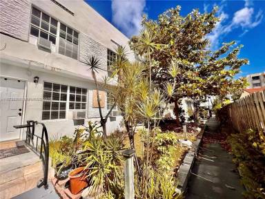 Main picture of 6940 Bay Dr