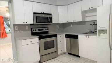 Main picture of 5048 SW 92nd Ter