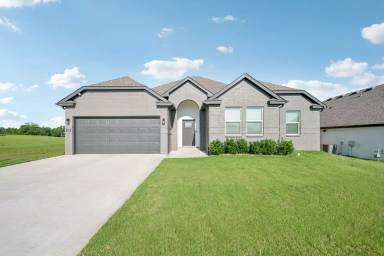 Main picture of 4266 Village Park Dr