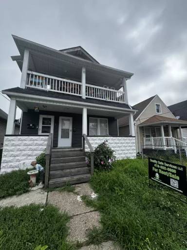 Main picture of 221 Licking St
