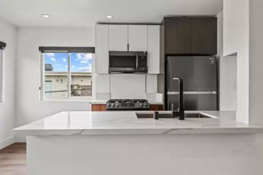 Main picture of 701 N Hill Pl