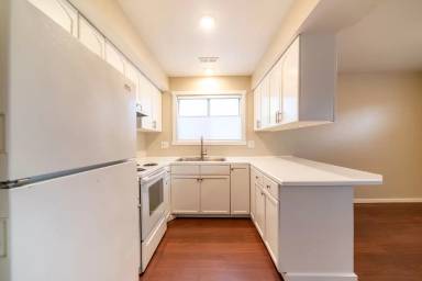 Main picture of 269 S Montgomery St