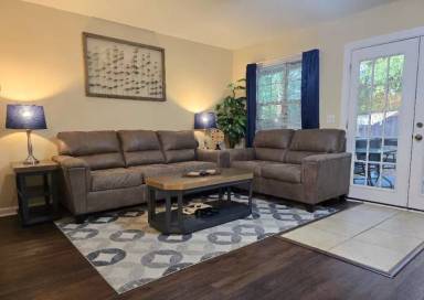 Main picture of 204 Ridgeway Dr