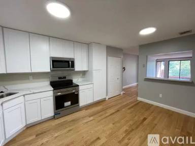 Main picture of 1850 Beacon St