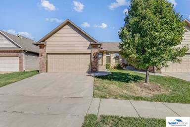 Main picture of 11716 E Crestwood St