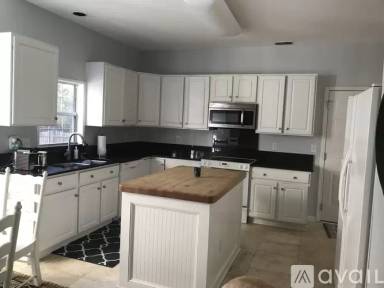 Main picture of 2758 Seastrand Ln