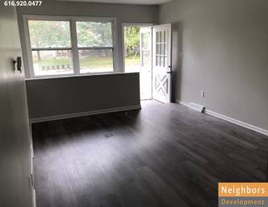 Main picture of 2036 Mapleview St SE