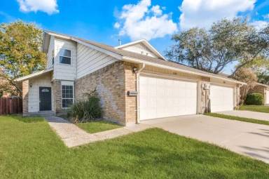 Main picture of 2209 Heritage Cir