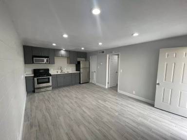 Main picture of 3719 Hazelwood St