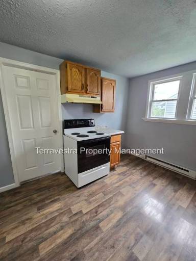 Main picture of 525 E Mulberry St