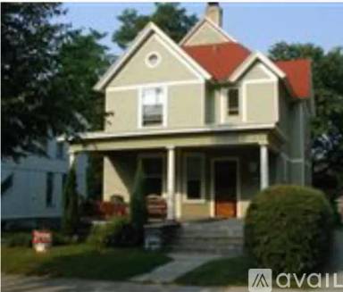 Main picture of 247 Charles Ave SE