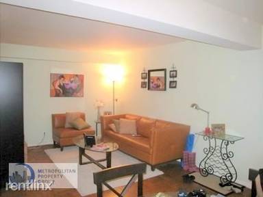 Main picture of 220 E 24th St