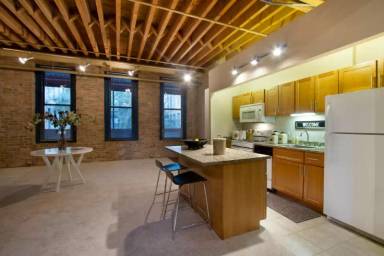 Main picture of 1440 N Wells St