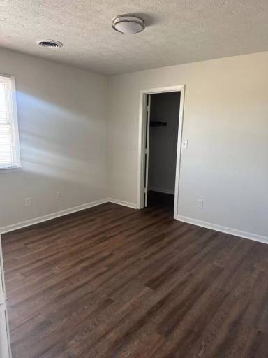 Main picture of 4301 S 6th St