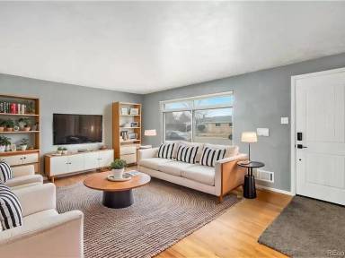Main picture of 3149 Wheeling St
