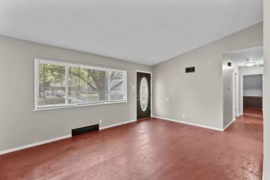 Main picture of 2025 Thunderbird Ave