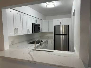 Main picture of 7978 Mission Center Ct