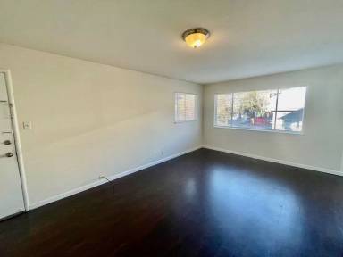 Main picture of 1649 Martin Luther King Jr Way