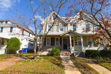 Main picture of 305 Delaware Ave