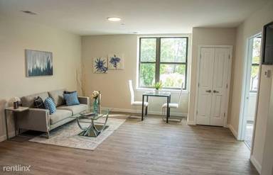 Main picture of 329 W State St