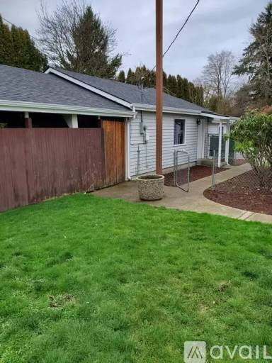 Main picture of 12908B NE 76th St