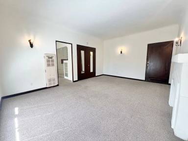 Main picture of 658 Temple Ave