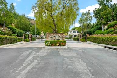 Main picture of 23990 Hollingsworth Dr