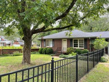 Main picture of 220 Carlton Ter