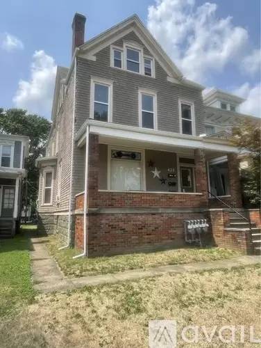 Main picture of 423 N Front St