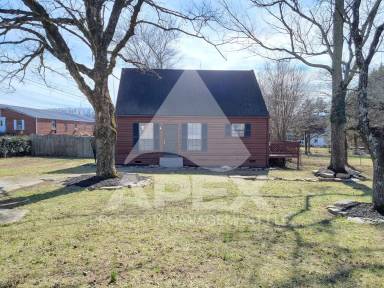 Main picture of 2028 Woodrow Dr