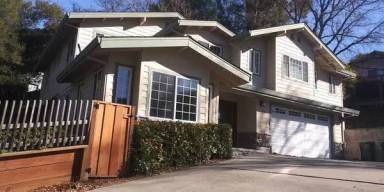 Main picture of 1112 N Thompson Rd