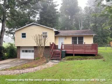 Main picture of 8 Laurel Brook Dr