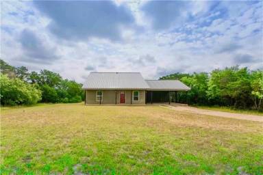 Main picture of 250 Rocky Ln