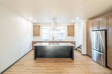 Main picture of 812 Goldenrod Dr