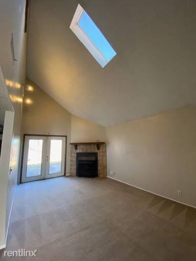 Main picture of 919 Riverview Dr