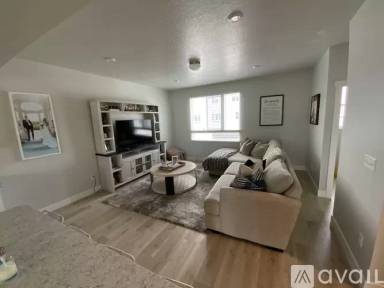 Main picture of 1044 W 400 S