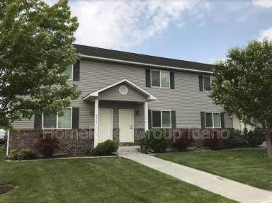 Main picture of 3115 E Chasewood Dr