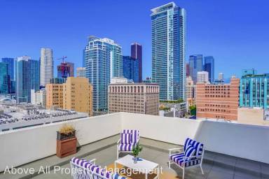 Main picture of 939 South Broadway Apartments