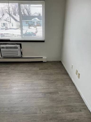 Main picture of 640 16th Ave SW