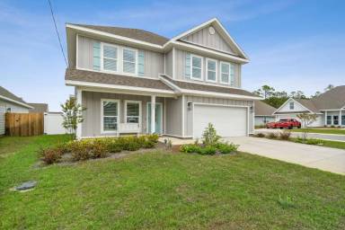 Main picture of 627 Las Roblas Grande Dr