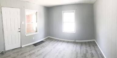 Main picture of 9946 Meadow Ave