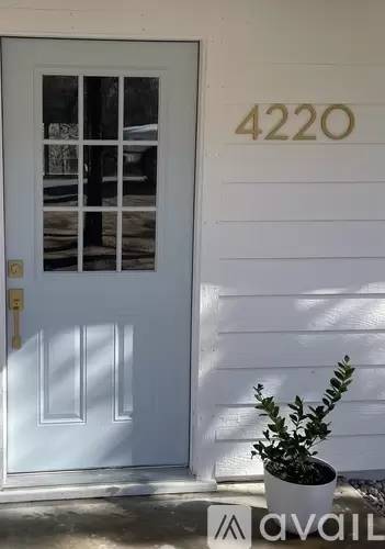 Main picture of 4220 Pocahontas