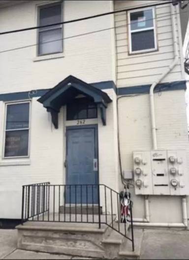 Main picture of 745 Linden St